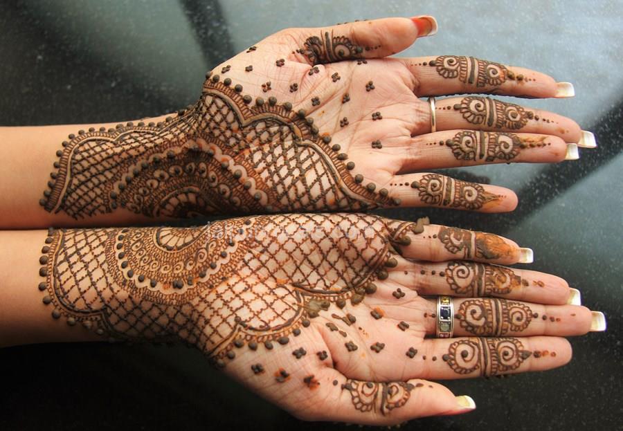 Ramadan Mehndi Designs: ईद पर अपने हाथों में लगाएं ये सुंदर मेंहदी डिजाइन